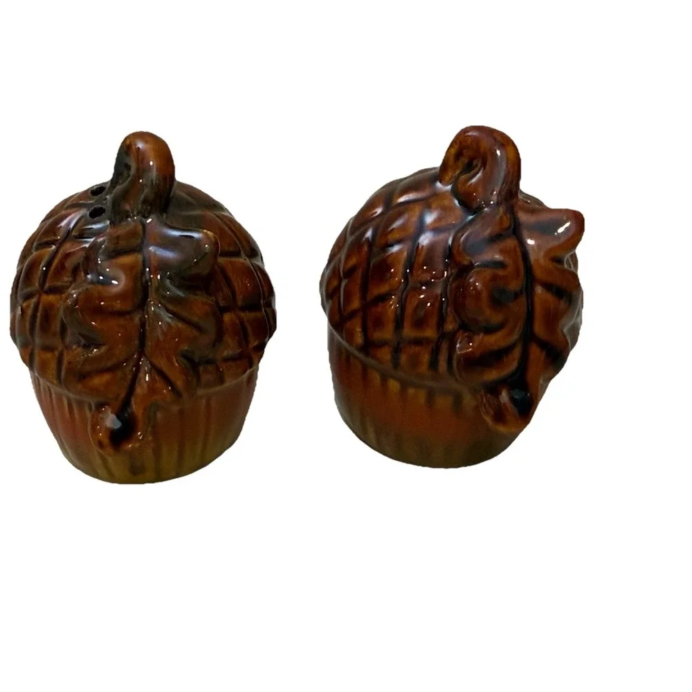 Vintage Autumn Fall Leaves Acorn Salt‎ & Pepper Shakers Acorns
